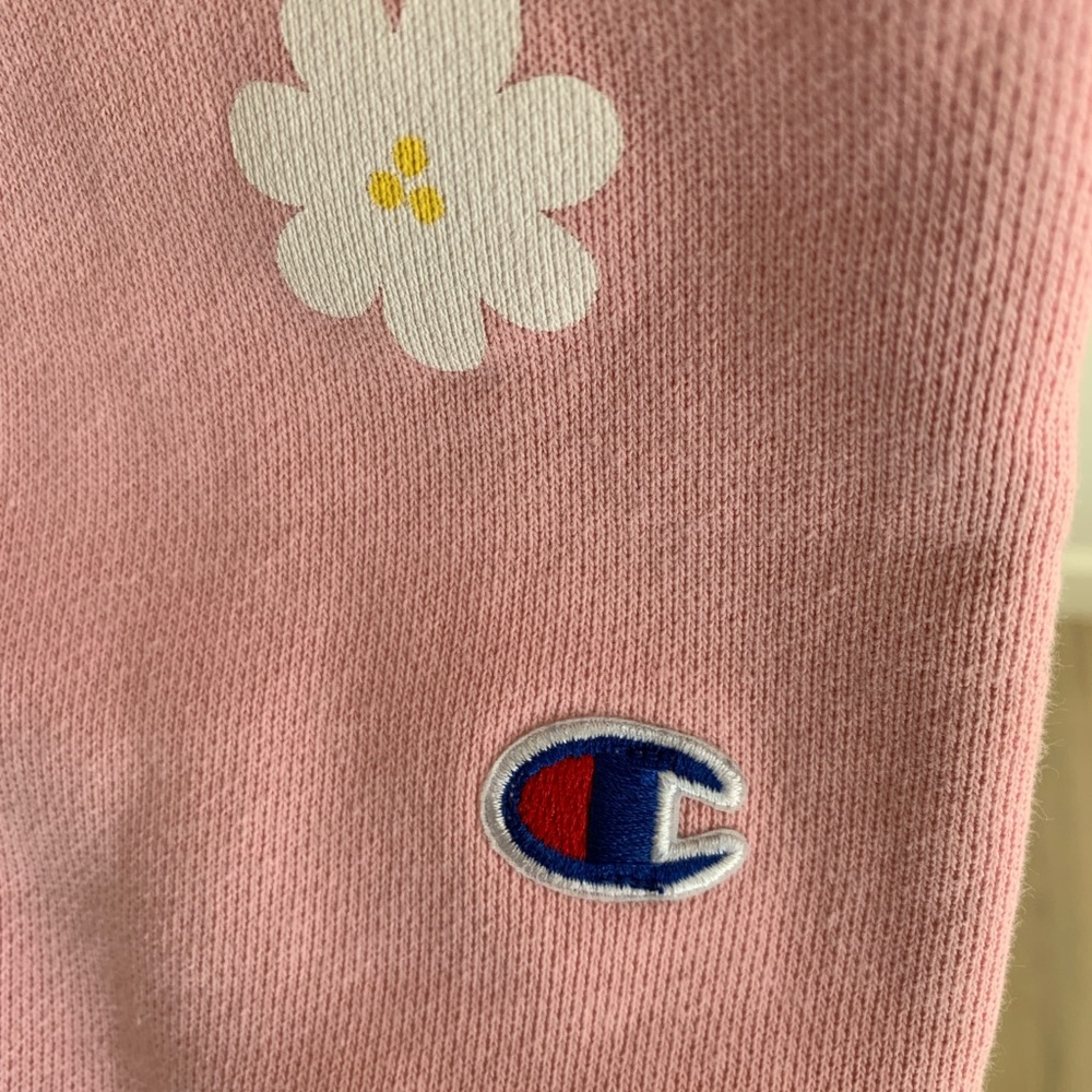 Champion Pink Sweatshirt with White Floral Pattern - Picture 4 of 5